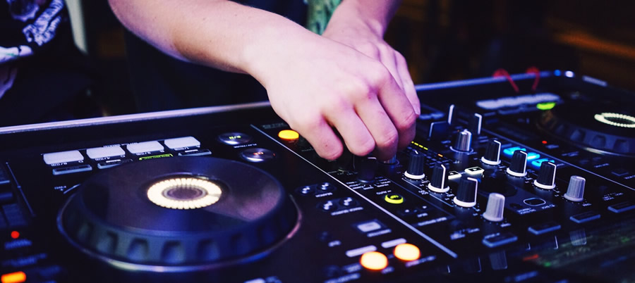 Bands & DJs Bands & DJs